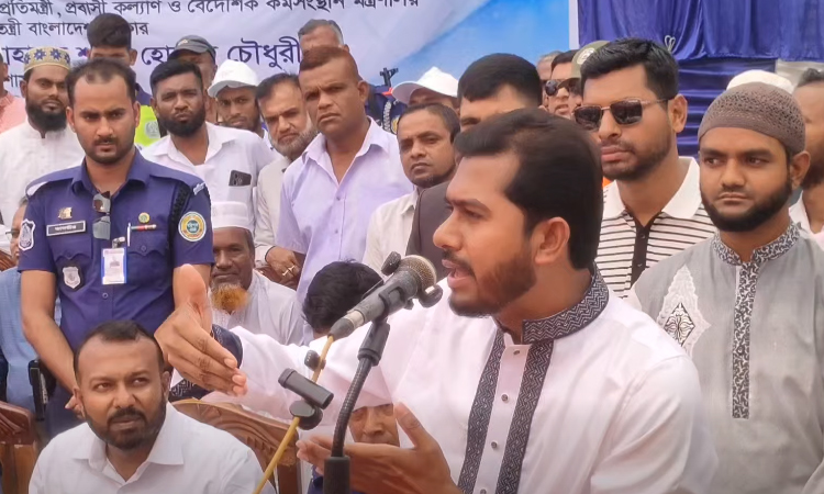 জেলেদের নির্বিঘ্নে মাছ ধরতে ইজারা প্রথা বন্ধে ব্যবস্থা নেওয়া হবে: নুরুল হক নূর