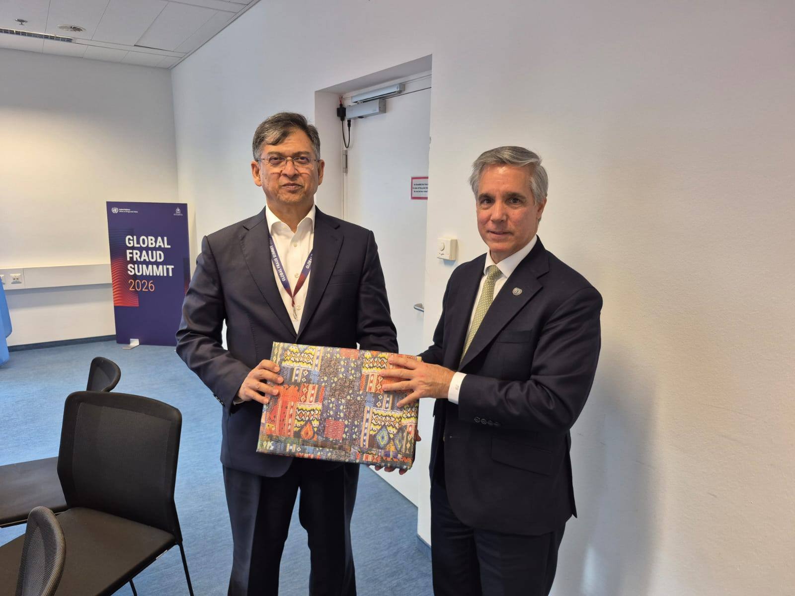 স্বরাষ্ট্রমন্ত্রীর সঙ্গে ইউএনওডিসি প্রধানের দ্বিপাক্ষিক বৈঠক : পুলিশ সংস্কার ও মাদক নিয়ন্ত্রণে আন্তর্জাতিক সহযোগিতার আশ্বাস