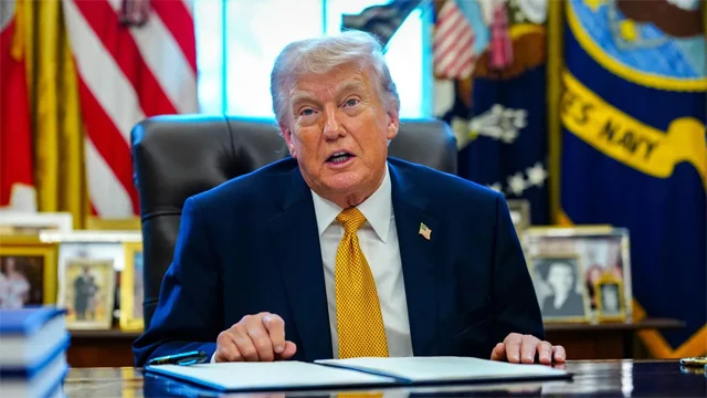 তেল অবরোধে অন্ধকারে কিউবা, ‘দখল’ নেওয়ার হুমকি ট্রাম্পের