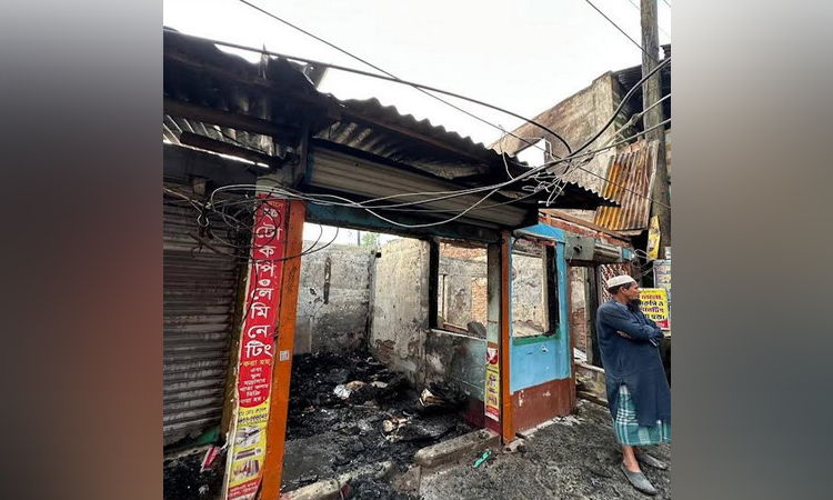 পটুয়াখালীতে ভয়াবহ আগুনে ১২টি দোকান পুড়ে ছাই