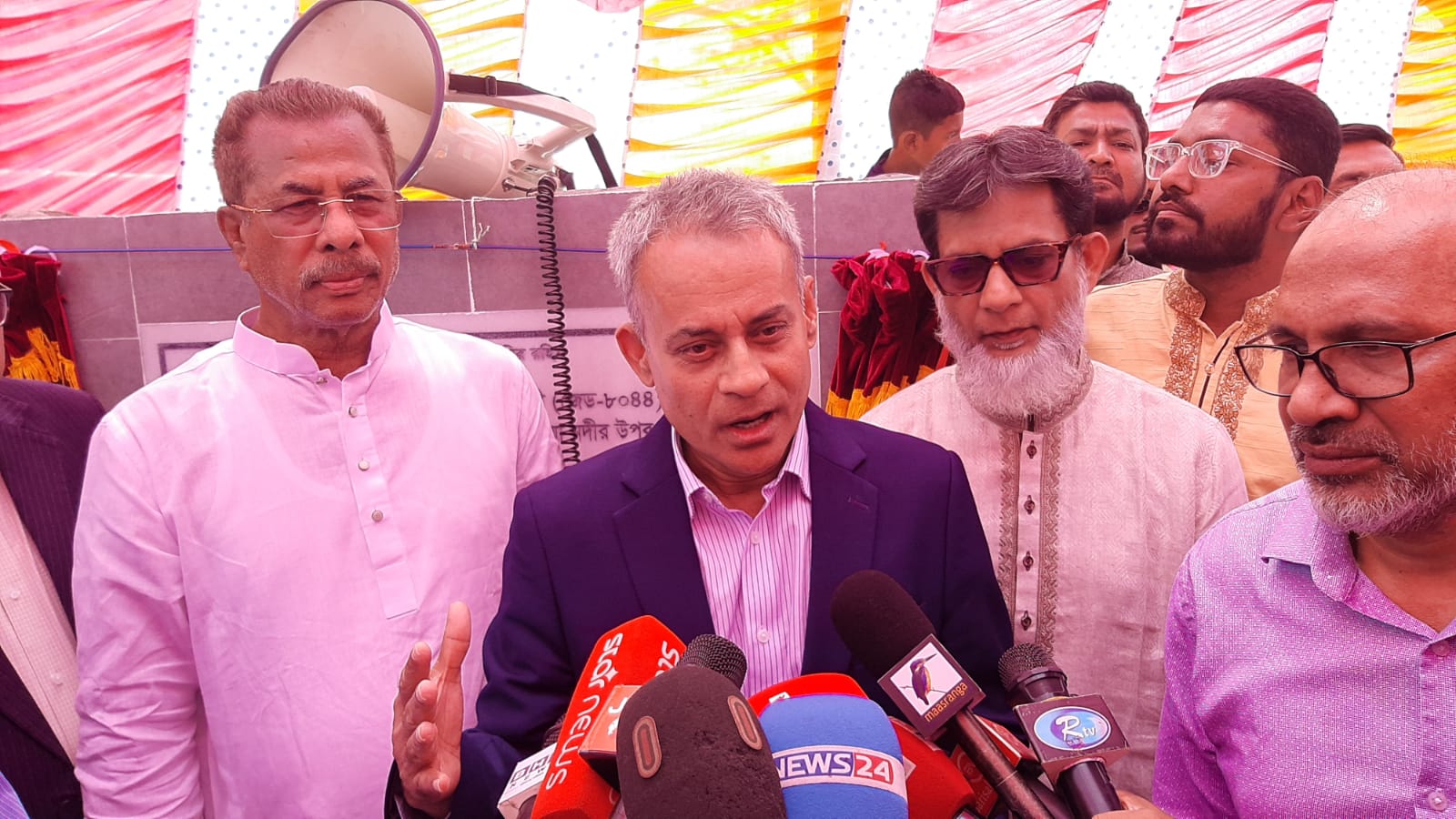 কোথাও যানজট নেই, এবারের ঈদযাত্রা হবে স্বস্তির: সড়ক পরিবহন মন্ত্রী