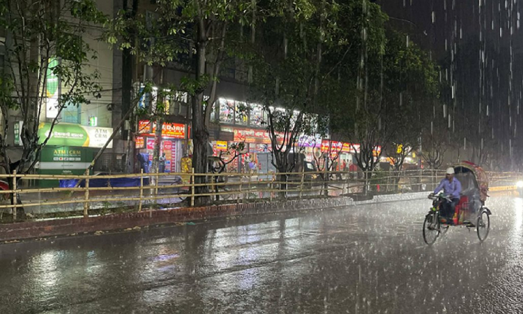 রাজধানীতে মুষলধারে বৃষ্টি