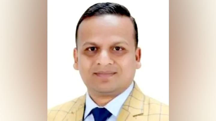 দুর্ঘটনার পর সদরঘাট লঞ্চ টার্মিনাল পরিদর্শন করলেন নৌপরিবহন প্রতিমন্ত্রী 