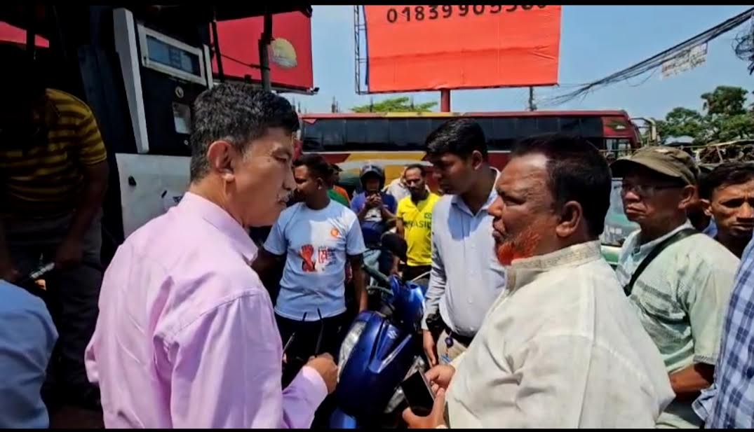 রাঙ্গামাটিতে পেট্রোল পাম্প পরিদর্শনে পার্বত্য মন্ত্রী