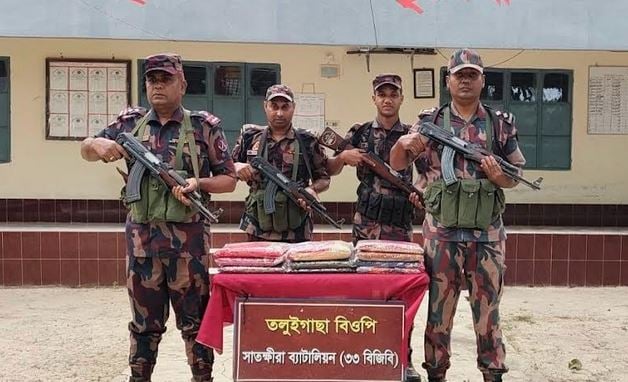 সাতক্ষীরা সীমান্তে ভারতীয় মালামাল জব্দ 