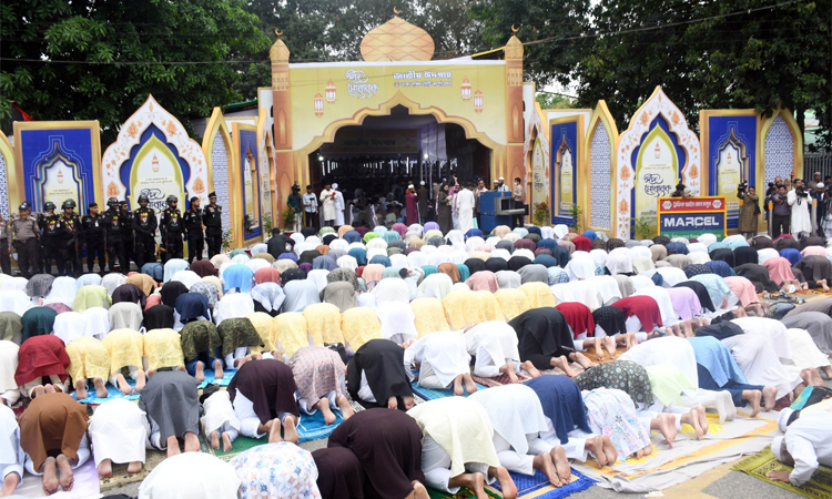 জাতীয় ঈদগাহে প্রধান জামাত ও বায়তুল মোকাররমসহ রাজধানীতে ঈদের জামাত অনুষ্ঠিত