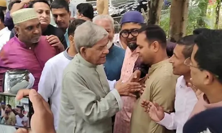 ঠাকুরগাঁওয়ে ঈদ শুভেচ্ছা বিনিময় করেছেন মির্জা ফখরুল