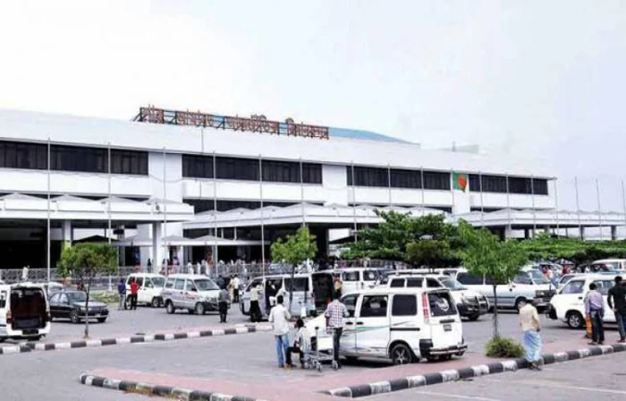 চট্টগ্রাম বিমানবন্দরে ৩০০ কার্টূন বিদেশি সিগারেট জব্দ