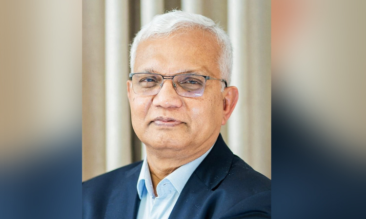 ঈদে বাড়ি গিয়ে রোগী দেখছেন সমাজকল্যাণ মন্ত্রী ডা. জাহিদ হোসেন