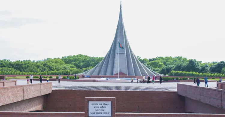 স্মৃতিসৌধে ফুলের বাগানে ক্ষতি সাধন না করার আহ্বান