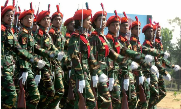 প্যারেড স্কয়ারে কুচকাওয়াজ ও ফ্লাই পাস্ট কাল