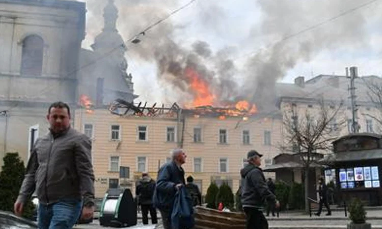 ইউক্রেনে রাতের হামলায় প্রায় ৪০০টি ড্রোন ভূপাতিত: রাশিয়া