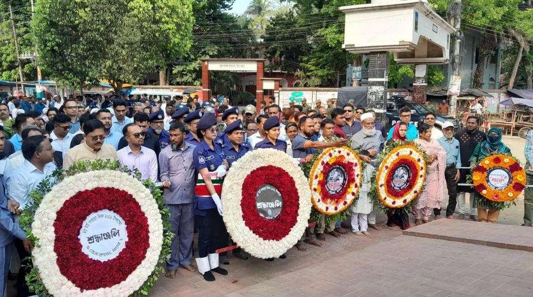 মাগুরায় গণহত্যা দিবসে পুষ্পস্তবক অর্পণ ও আলোচনা সভা
