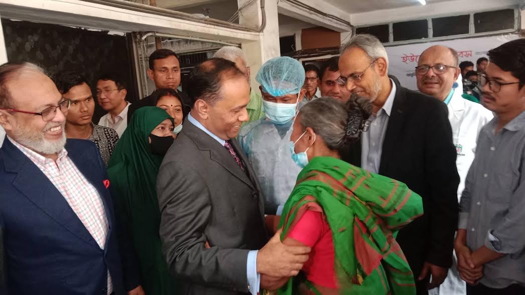 ব্যারিস্টার কায়সার কামালের সহায়তায় নতুন জীবন পেলেন নেত্রকোণার কৃষ্ণ হাজং