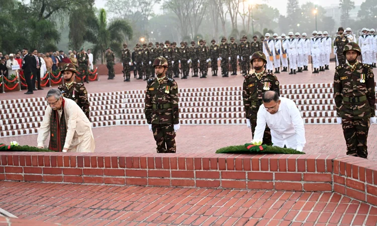 জাতীয় স্মৃতিসৌধে রাষ্ট্রপতি-প্রধানমন্ত্রীর শ্রদ্ধা নিবেদন 
