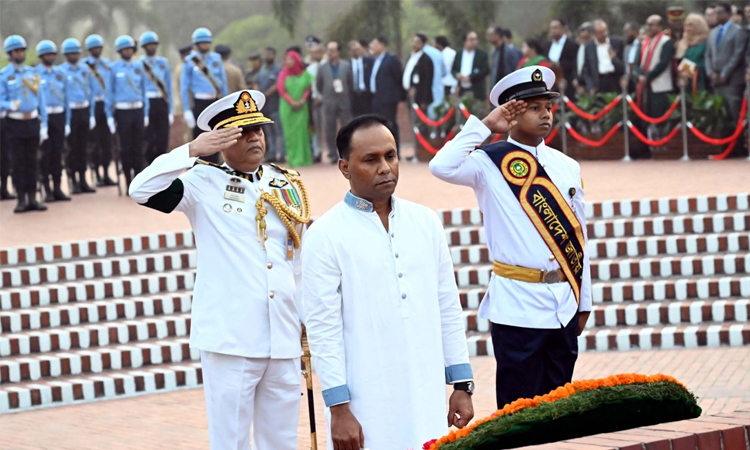 জাতীয় স্মৃতিসৌধে ডেপুটি স্পিকারের শ্রদ্ধা নিবেদন