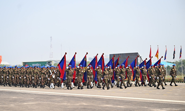 স্বাধীনতা দিবস প্যারেড: রাষ্ট্রপতির অভিবাদন গ্রহণ, প্রধানমন্ত্রীর কুচকাওয়াজ পরিদর্শন