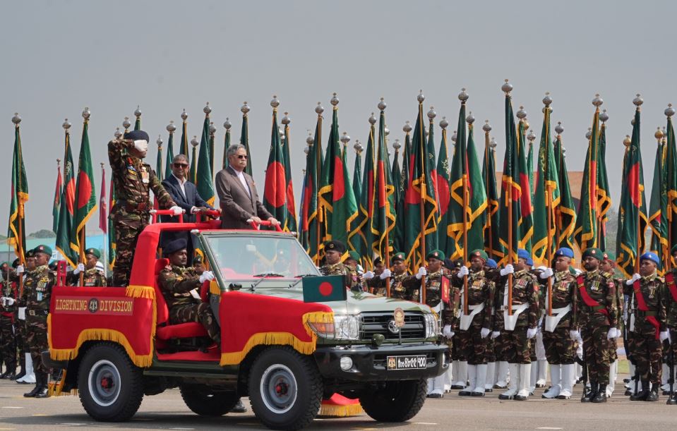 মহান স্বাধীনতা ও জাতীয় দিবস উপলক্ষ্যে কুচকাওয়াজ অনুষ্ঠিত