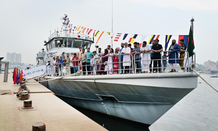 স্বাধীনতা দিবস উপলক্ষ্যে নৌবাহিনীর জাহাজ সর্বসাধারণের জন্য উন্মুক্ত