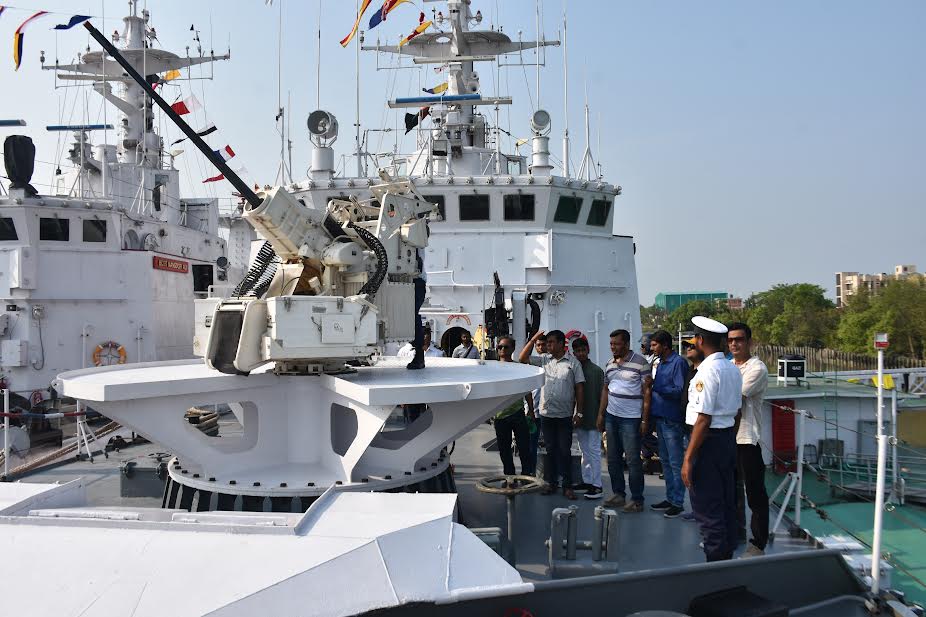 স্বাধীনতা দিবসে মোংলা ও রূপসায় কোস্টগার্ডের জাহাজ উন্মুক্ত
