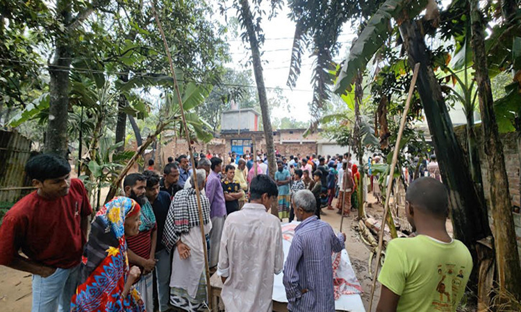 টাঙ্গাইলে নিহত ৫ জনকে সাদুল্লাপুরে দাফন করা হয়েছে