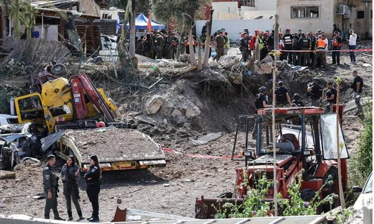 ইরানের ক্ষেপণাস্ত্র হামলায় ইসরাইলে আহত ১১