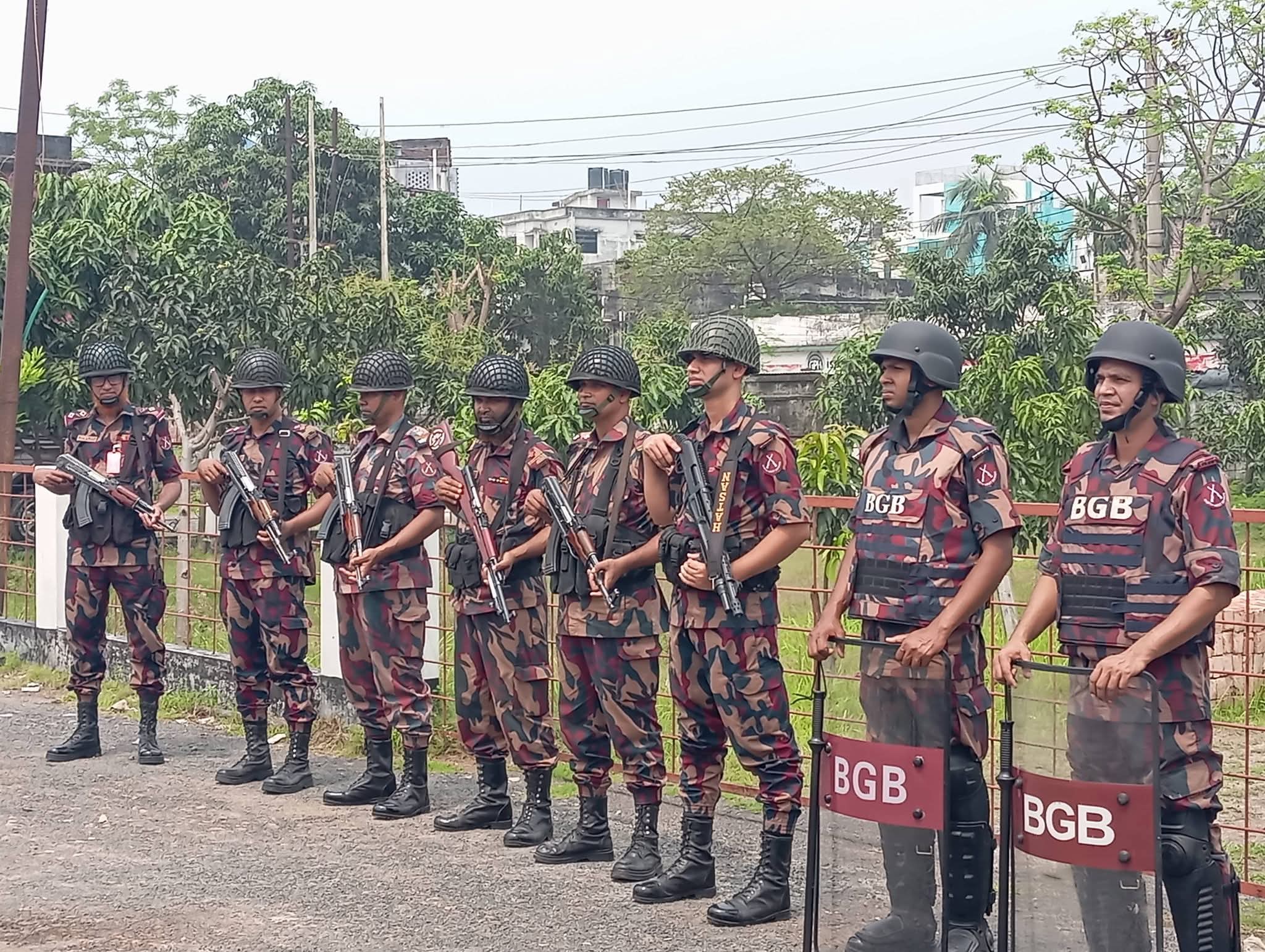রাজশাহীতে জ্বালানি তেল মজুদ-পাচার রোধে নজরদারি বৃদ্ধি বিজিবির