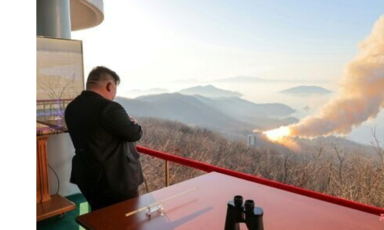 উচ্চ ক্ষমতাসম্পন্ন রকেট ইঞ্জিন পরীক্ষা তদারকি করলেন উত্তর কোরিয়ার প্রেসিডেন্ট কিম