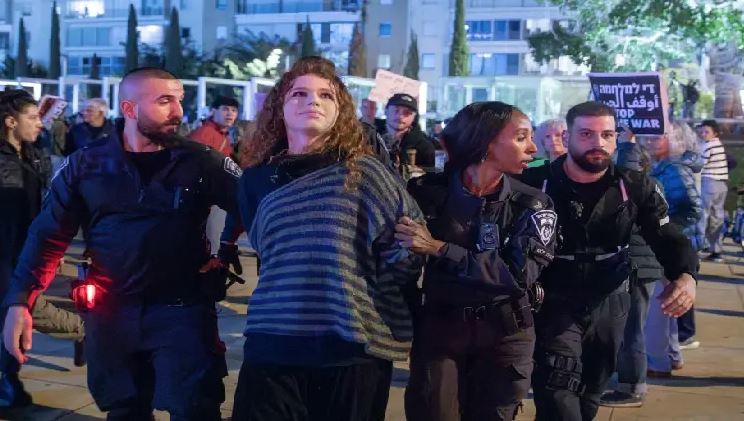 ইসরাইলে যুদ্ধবিরোধী বিক্ষোভ, পুলিশের সঙ্গে সংঘর্ষ