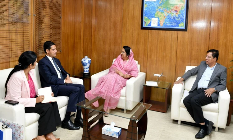 বেসামরিক বিমান পরিবহন ও পর্যটন মন্ত্রীর সঙ্গে নেপালের রাষ্ট্রদূতের সাক্ষাৎ