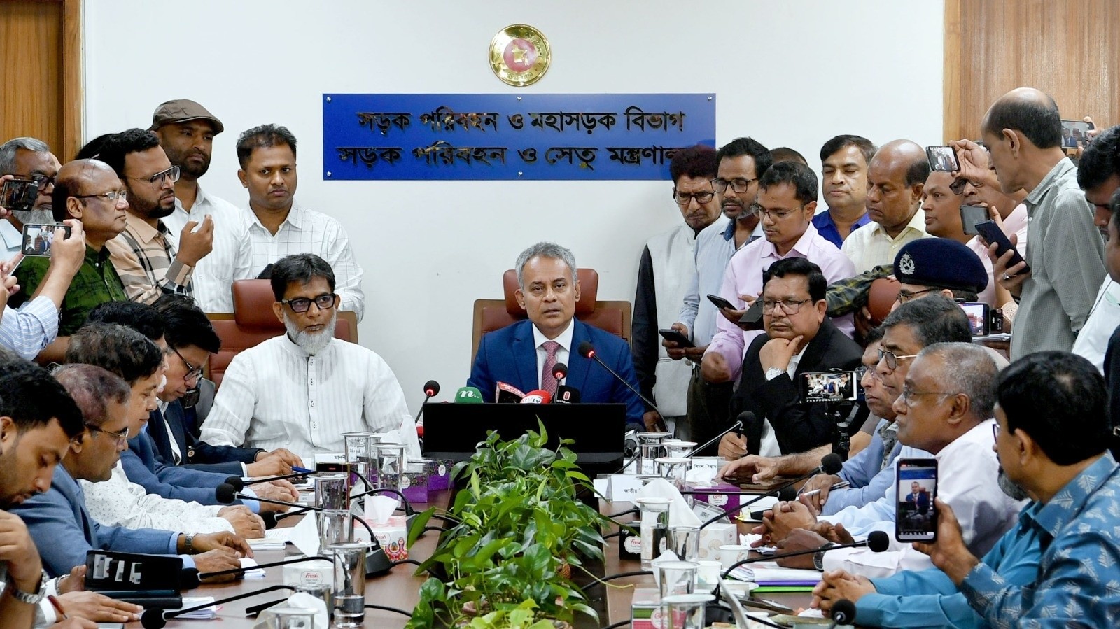 সড়ক দুর্ঘটনা রোধে গণপরিবহনে জিপিএস ব্যবহার বাধ্যতামূলক করার সিদ্ধান্ত