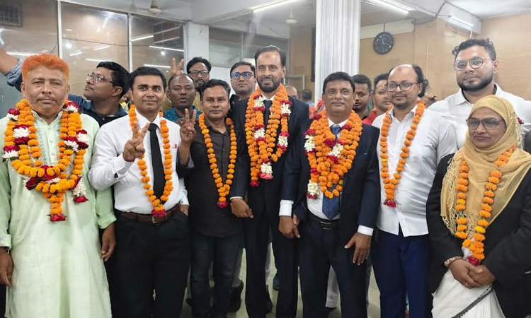 খুলনা আইনজীবী সমিতির নির্বাচনে বিএনপি সমর্থিত প্যানেলের নিরঙ্কুশ বিজয়