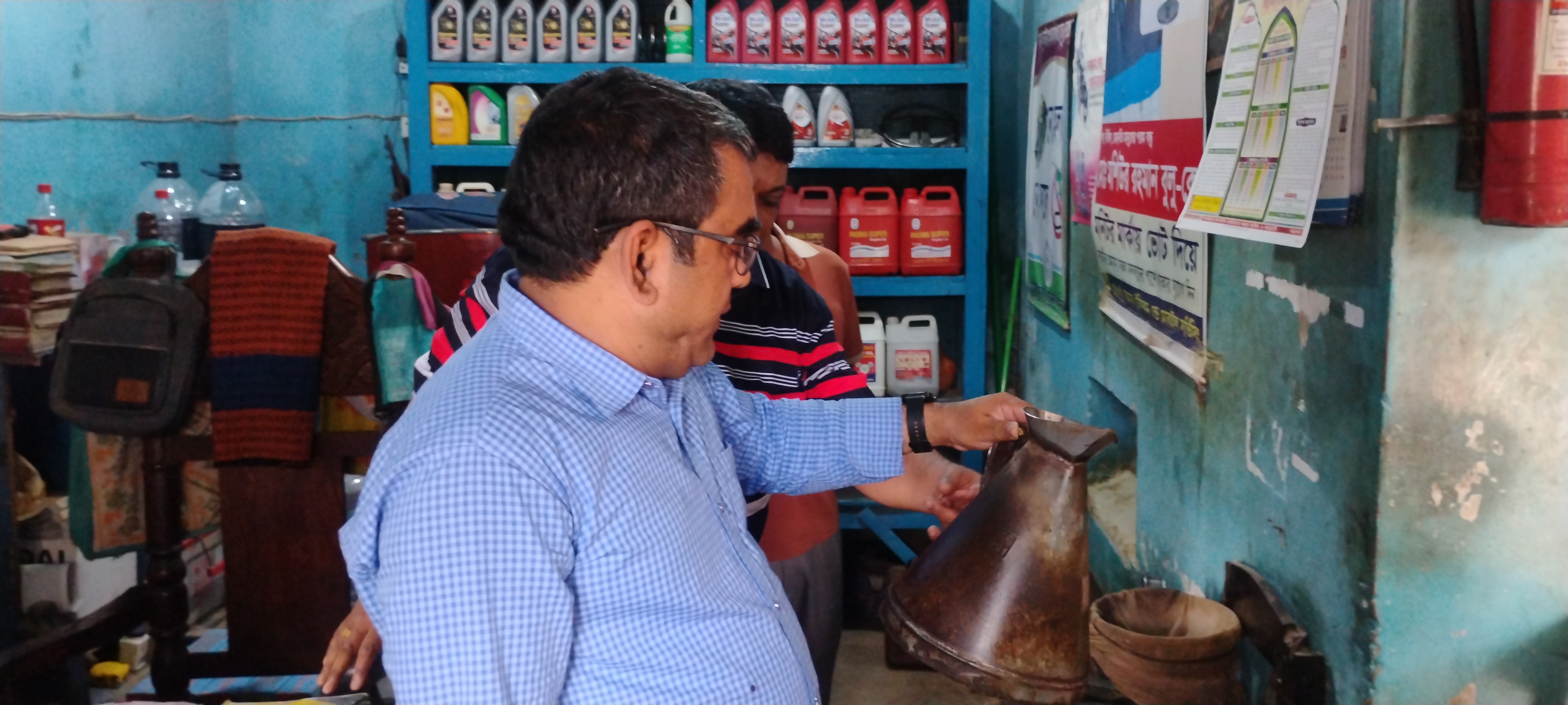 নানা অভিযোগে চুয়াডাঙ্গায় ৩ দোকানিকে জরিমানা