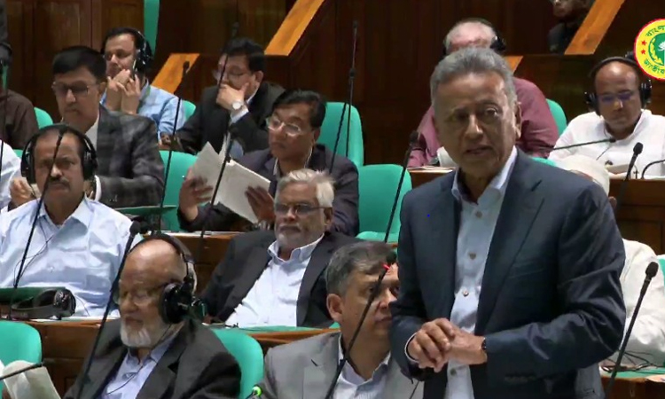 গ্রামীণ অর্থনীতি শক্তিশালীকরণে অগ্রাধিকার দিচ্ছে সরকার : আমির খসরু