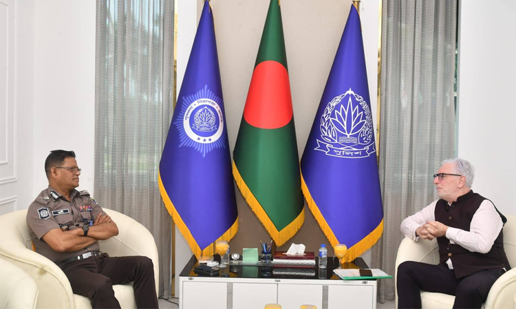 আইজিপির সঙ্গে আয়ারল্যান্ডের রাষ্ট্রদূতের সাক্ষাৎ