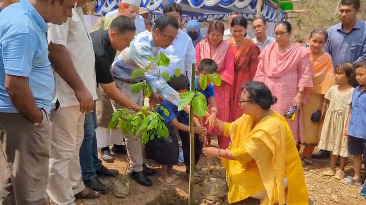 রাঙ্গামাটি-চট্টগ্রাম মহাসড়কে বৃক্ষরোপণ কর্মসূচীর উদ্বোধন