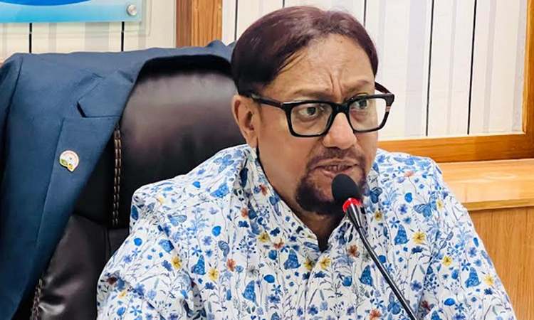 চসিক মেয়রের নেতৃত্বে চট্টগ্রাম নগরীতে অবৈধ বিলবোর্ড উচ্ছেদে অভিযান