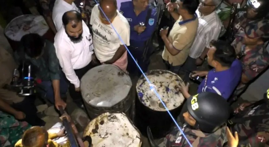 নারায়ণগঞ্জে অবৈধ মজুতকৃত প্রায় ১৪ হাজার লিটার ডিজেল উদ্ধার