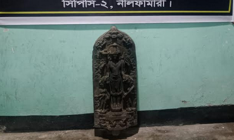 পঞ্চগড়ে ৮৭ লাখ টাকার বিষ্ণু মূর্তিসহ গ্রেফতার ১
