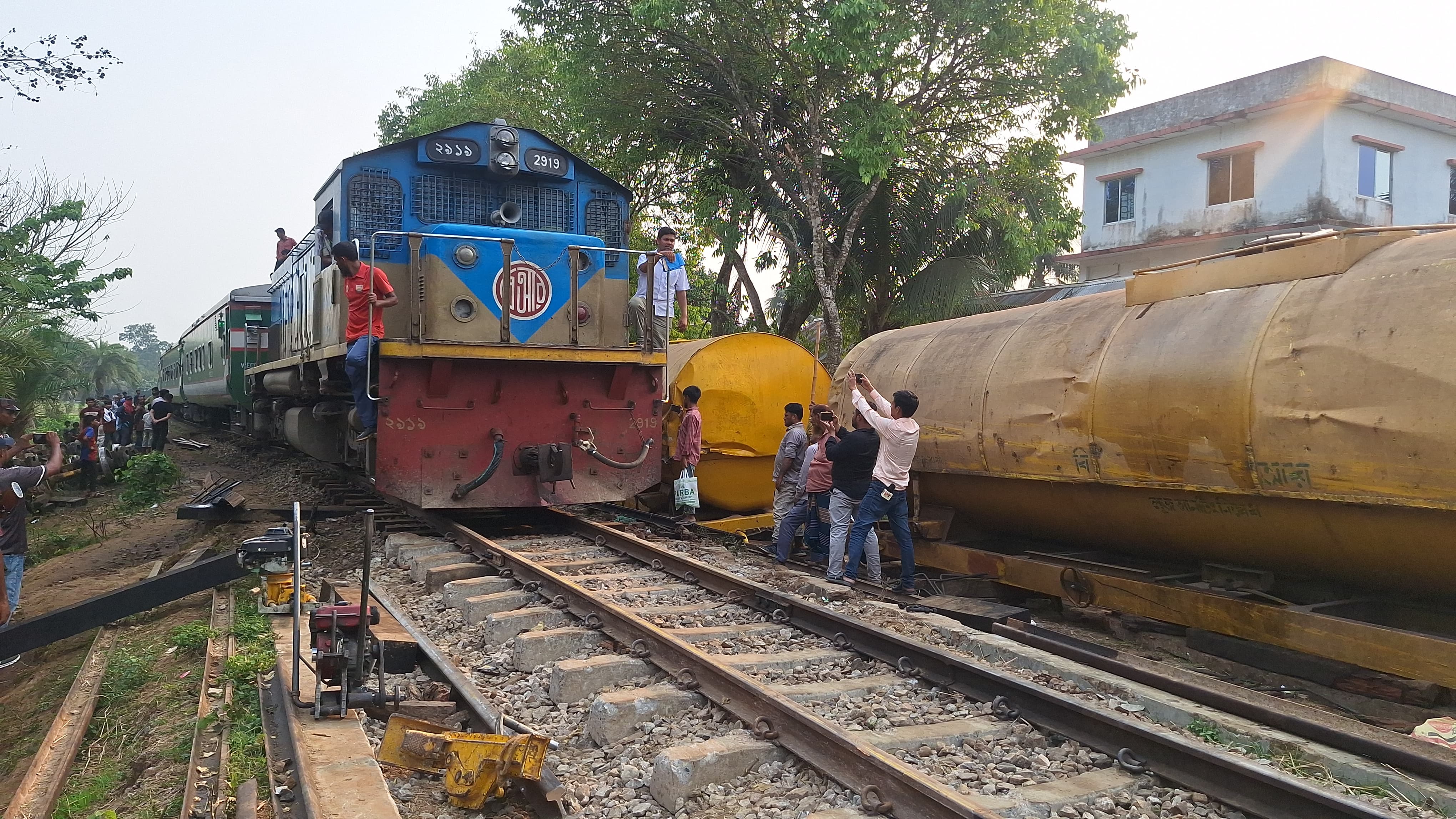 সিলেটের সঙ্গে ১৮ ঘণ্টা পর রেল যোগাযোগ স্বাভাবিক