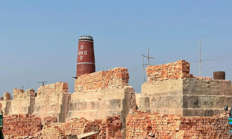 চন্দনাইশে অবৈধ ৫ ইটভাটাকে ২০ লাখ টাকা জরিমানা