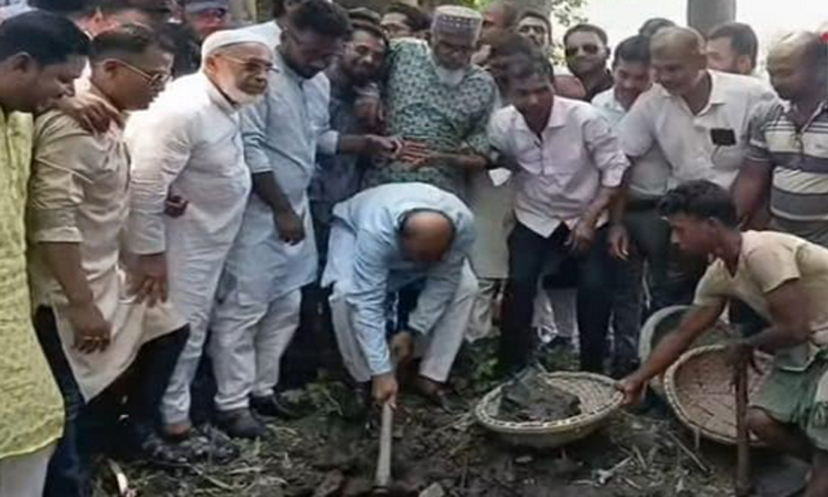 শরীয়তপুরে মৌলভীকান্দি খালের পুনঃখনন শুরু