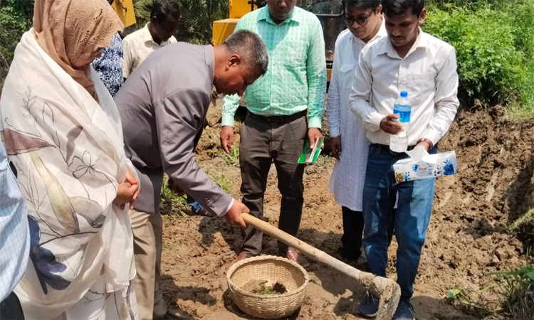 খালগুলো সচল থাকলে বৃষ্টিতে আলু চাষীদের ক্ষতি হতো না : জনপ্রশাসন ও খাদ্য প্রতিমন্ত্রী 