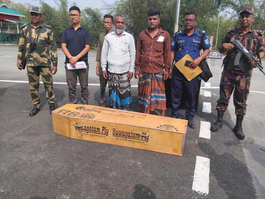 ভারতে আটক বাংলাদেশির মরদেহ বাংলাবান্ধা দিয়ে হস্তান্তর 
