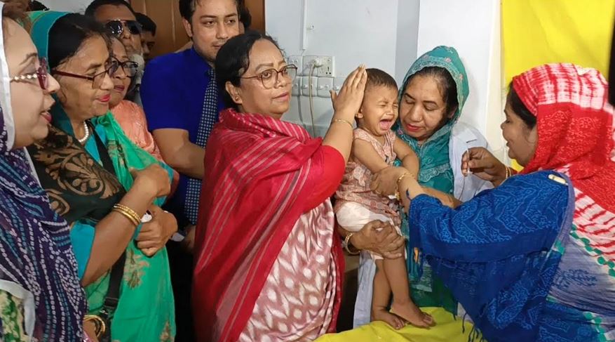 বরিশালে হামের বিশেষ টিকাদান কর্মসূচির উদ্বোধন