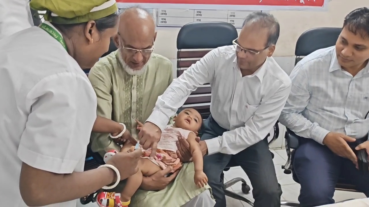 পিরোজপুরে হাম ও রুবেলার টিকাদান কর্মসূচি শুরু