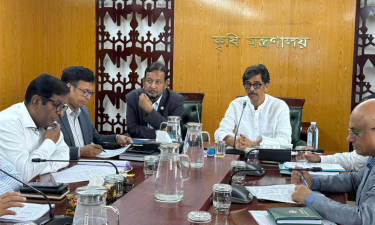 হাওরাঞ্চলের ফসলের ক্ষতি এড়াতে সংশ্লিষ্টদের নিবিড়ভাবে কাজ করার নির্দেশ কৃষিমন্ত্রীর