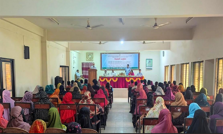ক্ষুদ্র উদ্যোক্তা সৃষ্টির লক্ষ্যে দক্ষতা উন্নয়নমূলক আবাসিক প্রশিক্ষণ