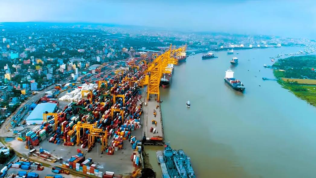 চট্টগ্রাম বন্দরে পৌঁছেছে জ্বালানিবাহী আরও ৪ জাহাজ