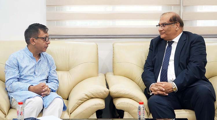 ঢাকা ও ইসলামাবাদ দ্বিপাক্ষিক বাণিজ্য সম্প্রসারণে আগ্রহী 